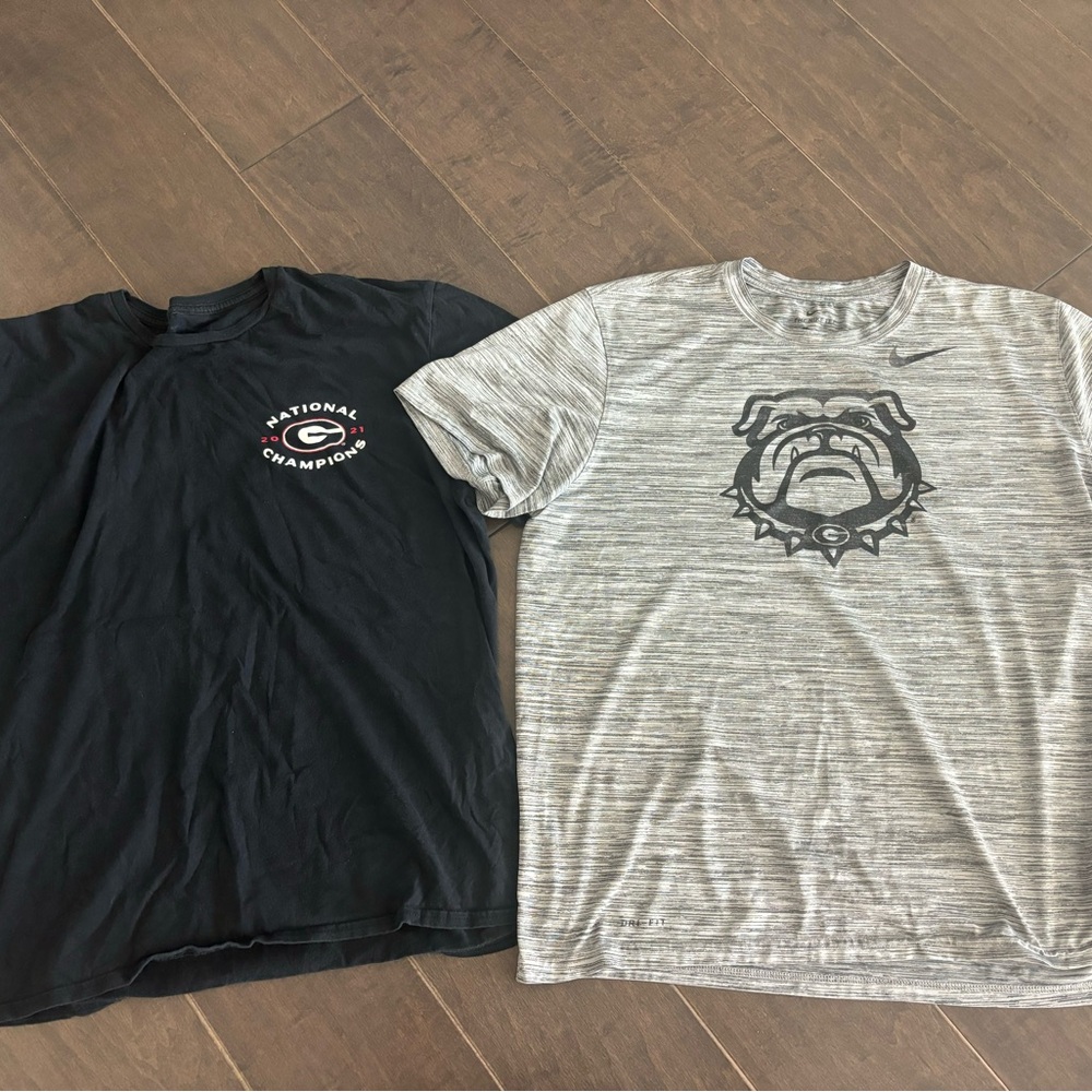 Nike Men’s Gray Georgia Bulldog Graphic Tee with Black Champion Logo Tee